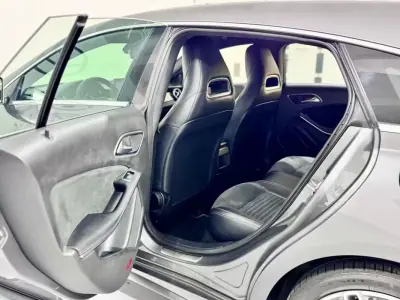 Mercedes-Benz CLA 180 2018 - 19950 EUR, 138000 km - AUTO.MOTO.pt - 138000km - foto 44 de 60