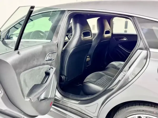 Mercedes-Benz CLA 180 2018 - 19950 EUR, 138000 km - AUTO.MOTO.pt - 138000km - foto 44 de 60