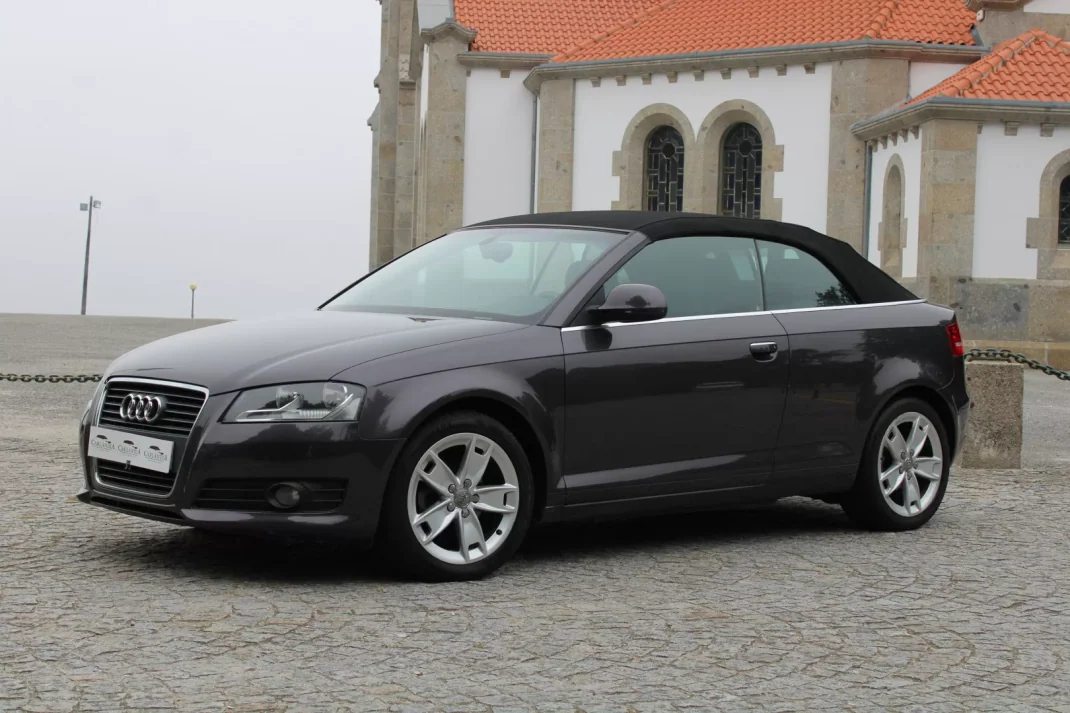 Audi A3 Cabrio 2009 - 11990 EUR, 180000 km - AUTO.MOTO.pt - 180000km - foto 4 de 42