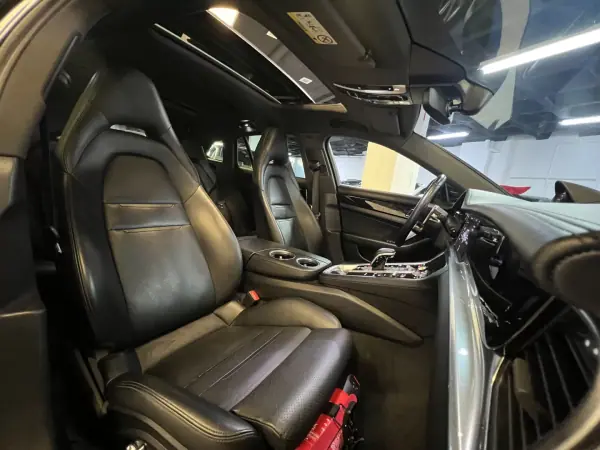 Porsche Panamera Sport Turismo 2020 - 74990 EUR, 120000 km - AUTO.MOTO.pt - 120000km - foto 6 de 56