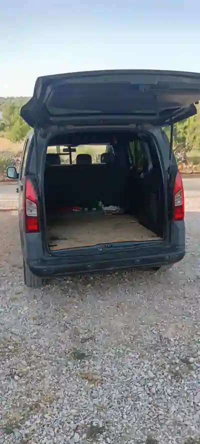 Citroën Berlingo 2015 - 3750 EUR, 289000 km - AUTO.MOTO.pt - 289000km - foto 10 de 14