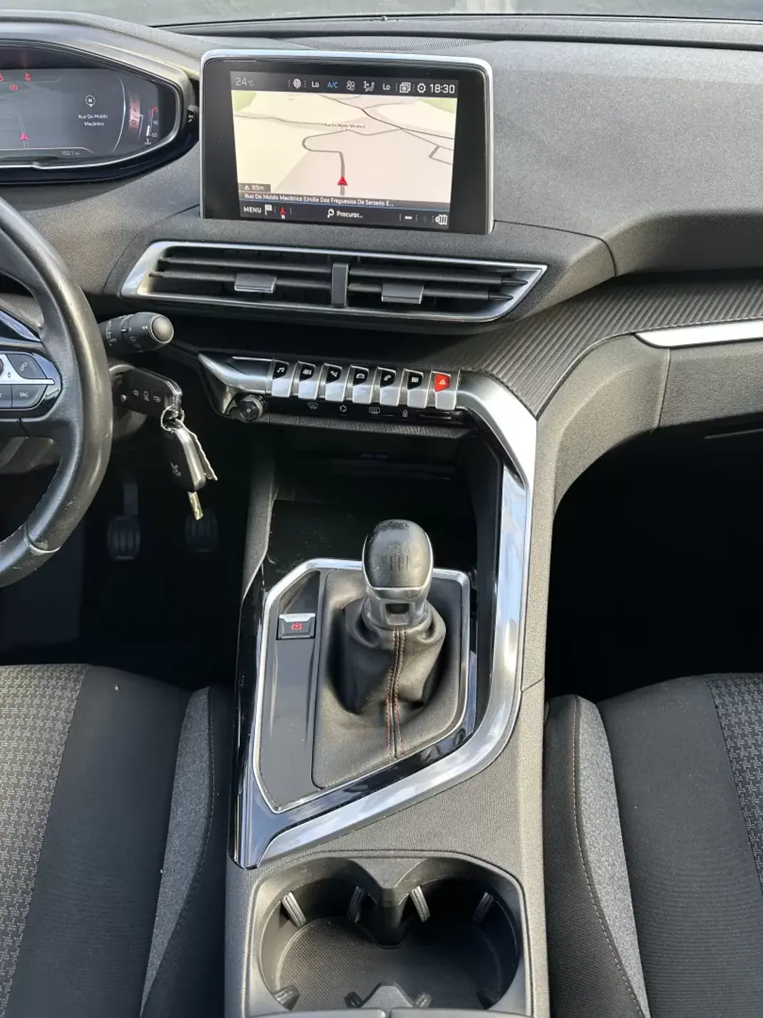 Peugeot 5008 2017 - 14900 EUR, 200000 km - 200000km - foto 29 de 63