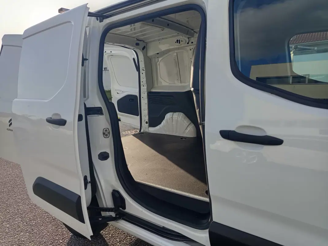 Citroën Berlingo 2019 - 11490 EUR, 48700 km - AUTO.MOTO.pt - 48700km - foto 10 de 15