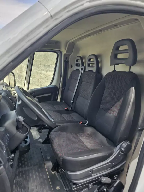 Peugeot BOXER 2.0 BlueHDi 435 L4H2 Premium 2020 - 20350 EUR, 126369 km - AUTO.MOTO.pt - 126369km - foto 35 de 40
