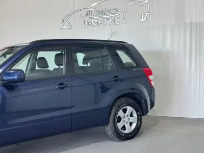 Suzuki Grand Vitara 2006 - 10500 EUR, 189809 km - AUTO.MOTO.pt - 189809km - foto 3 de 20