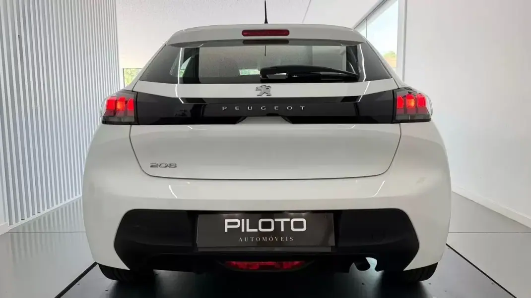 Peugeot 208 2021 - 12990 EUR, 57901 km - AUTO.MOTO.pt - 57901km - foto 9 de 23