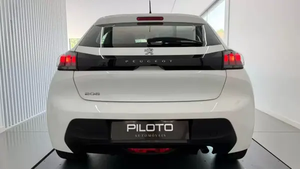 Peugeot 208 2021 - 12990 EUR, 57901 km - AUTO.MOTO.pt - 57901km - foto 9 de 23