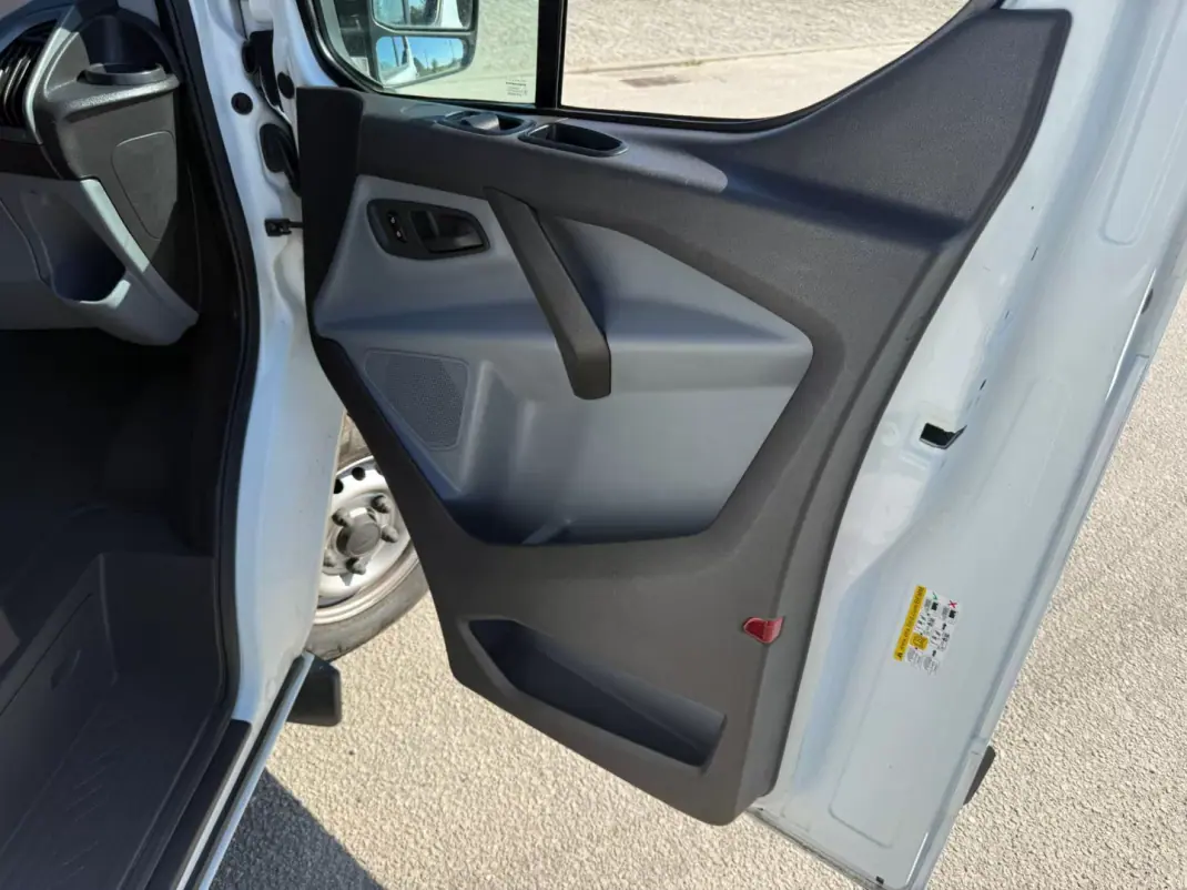 Ford Transit Custom L1 2.0 TDCI H1 2016 - 14900 EUR, 116758 km - AUTO.MOTO.pt - 116758km - foto 15 de 17