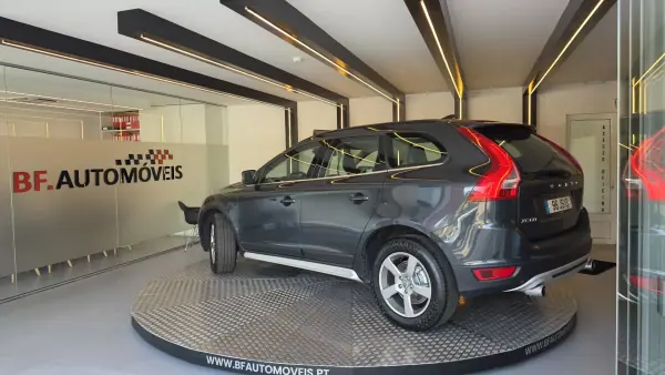 Volvo XC 60 2010 - 15900 EUR, 176365 km - AUTO.MOTO.pt - 176365km - foto 17 de 55