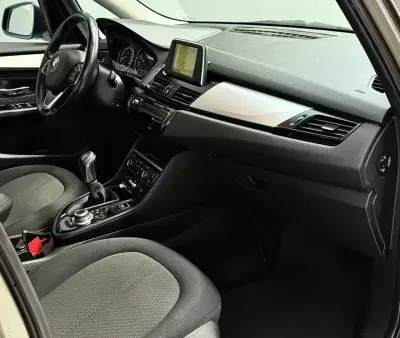 BMW 216 Active Tourer 2015 - 12750 EUR, 196513 km - AUTO.MOTO.pt - 196513km - foto 6 de 25