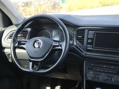 Volkswagen T-Roc 2018 - 16590 EUR, 116954 km - AUTO.MOTO.pt - 116954km - foto 7 de 25