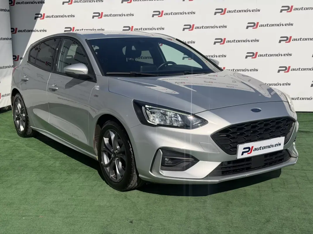 Ford Focus 2020 - 16500 EUR, 72439 km - AUTO.MOTO.pt - 72439km - foto 4 de 15