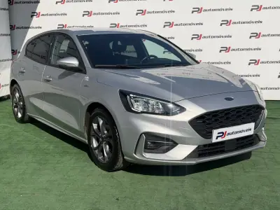 Ford Focus 2020 - 16500 EUR, 72439 km - AUTO.MOTO.pt - 72439km - foto 4 de 15