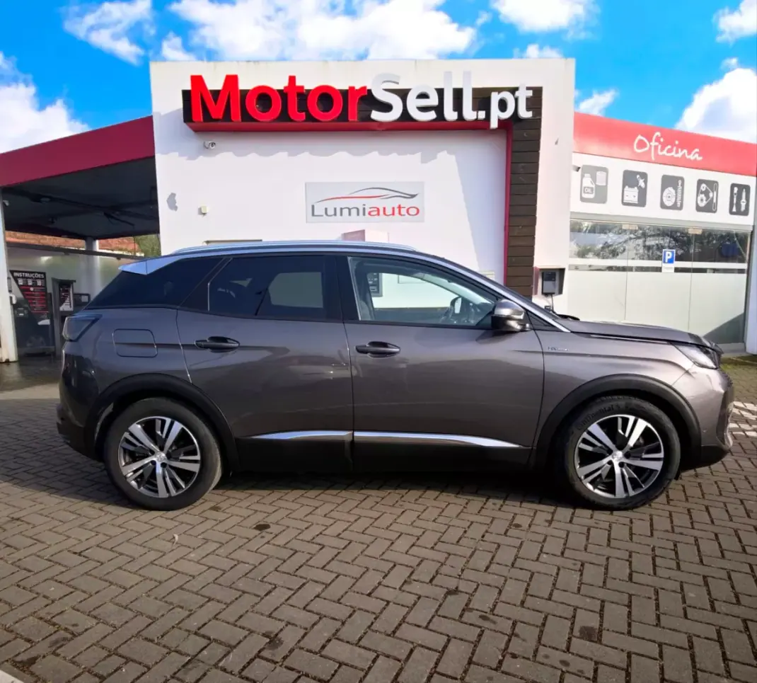 Peugeot 3008 2021 - 23600 EUR, 98000 km - AUTO.MOTO.pt - 98000km - foto 10 de 13