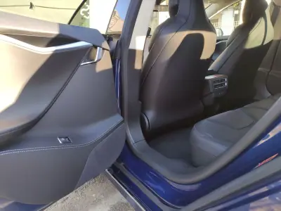 Tesla Model S 2017 - 34900 EUR, 150000 km - 150000km - foto 25 de 33