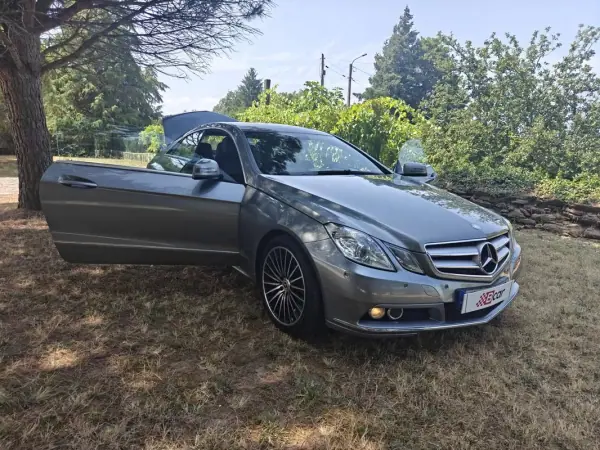 Mercedes-Benz E 220 2010 - 15499 EUR, 202000 km - AUTO.MOTO.pt - 202000km - foto 18 de 35