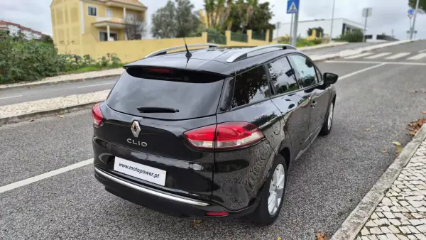 Renault Clio Sport Tourer 2018 - 11890 EUR, 98000 km - AUTO.MOTO.pt - 98000km - foto 8 de 12