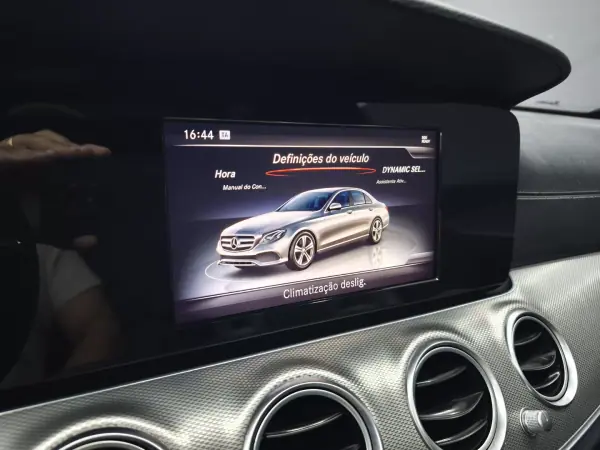 Mercedes-Benz E 220 2018 - 32950 EUR, 118099 km - AUTO.MOTO.pt - 118099km - foto 41 de 48