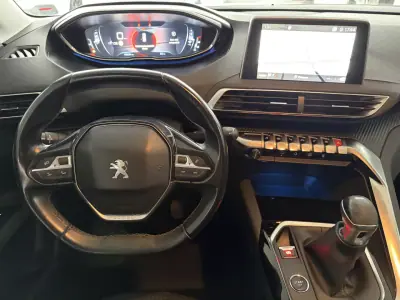 Peugeot 3008 2018 - 14490 EUR, 105034 km - AUTO.MOTO.pt - 105034km - foto 10 de 13