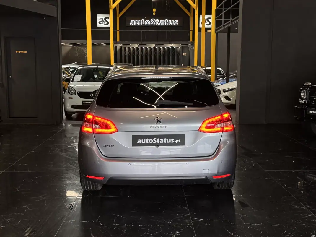 Peugeot 308 SW 2020 - 13490 EUR, 149900 km - AUTO.MOTO.pt - 149900km - foto 11 de 34