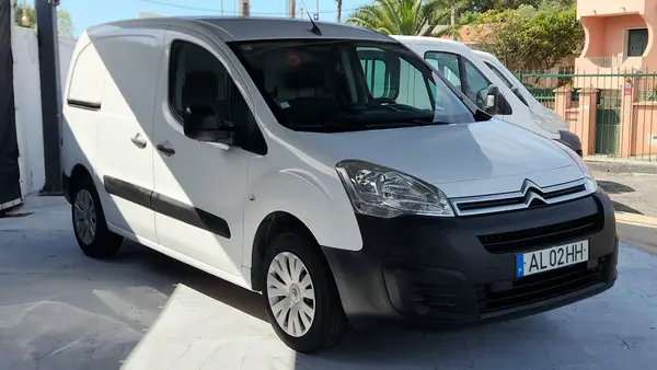 Citroën Berlingo 2017 - 10490 EUR, 225000 km - AUTO.MOTO.pt - 225000km - foto 4 de 15