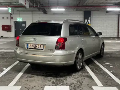Toyota Avensis 2008 - 6000 EUR, 290100 km - AUTO.MOTO.pt - 290100km - foto 4 de 10
