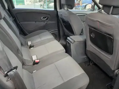 Renault Grand Scénic 2013 - 7600 EUR, 174425 km - AUTO.MOTO.pt - 174425km - foto 19 de 25