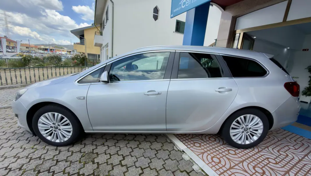 Opel Astra Sports Tourer 2015 - 8950 EUR, 159000 km - AUTO.MOTO.pt - 159000km - foto 6 de 26