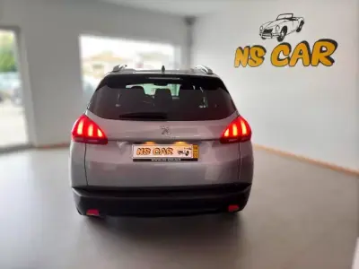 Peugeot 2008 2018 - 13900 EUR, 92880 km - AUTO.MOTO.pt - 92880km - foto 8 de 12