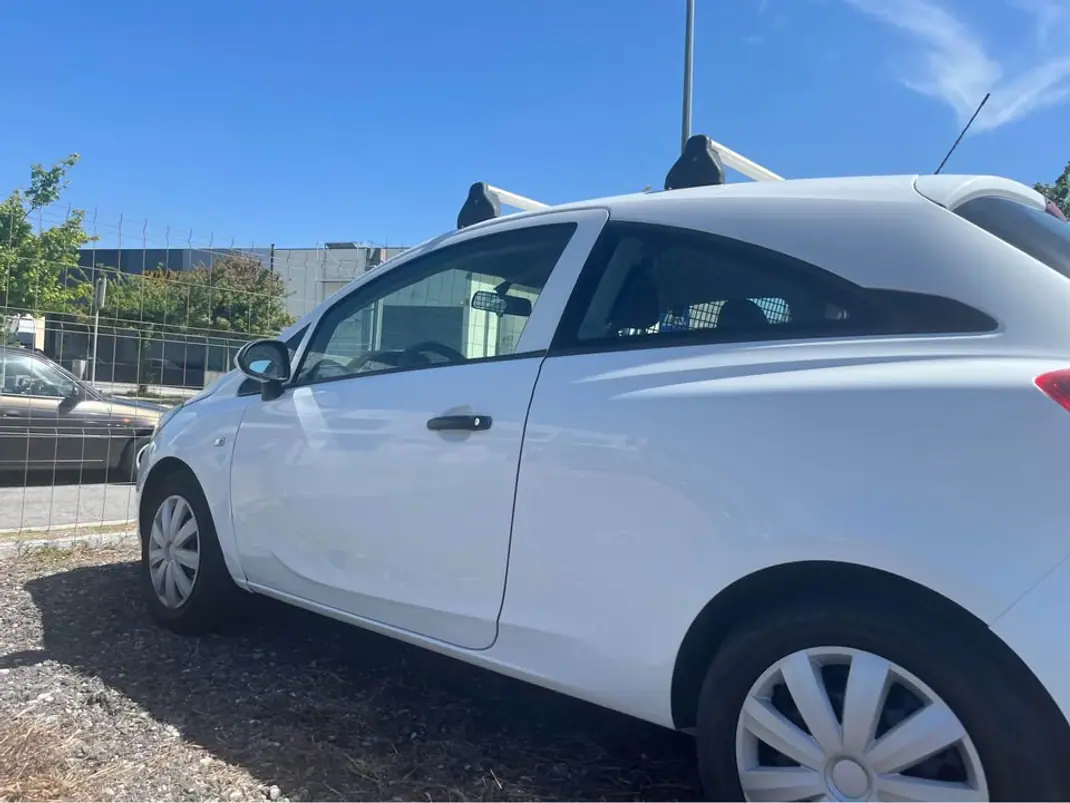 Opel Corsa E Van 2017 - 4650 EUR, 225590 km - AUTO.MOTO.pt - 225590km - foto 12 de 15