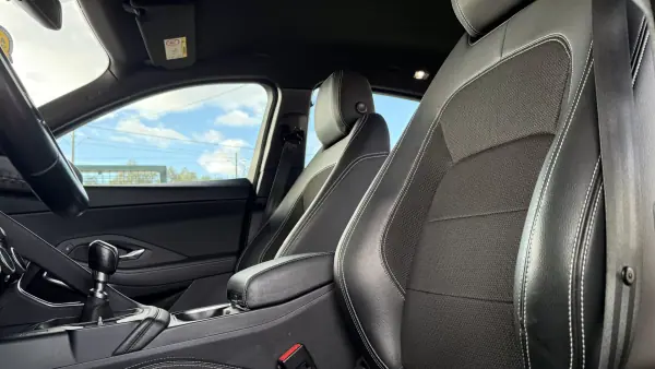 Jaguar E-Pace 2019 - 24500 EUR, 164000 km - AUTO.MOTO.pt - 164000km - foto 23 de 64
