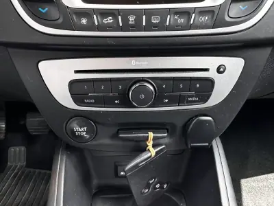 Renault Mégane Sport Tourer 2015 - 7990 EUR, 194000 km - AUTO.MOTO.pt - 194000km - foto 24 de 47