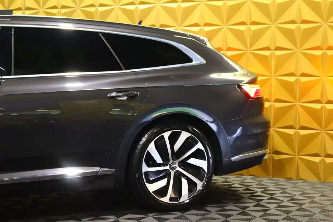 Volkswagen Arteon 2021 - 25400 EUR, 209040 km - AUTO.MOTO.pt - 209040km - foto 5 de 40