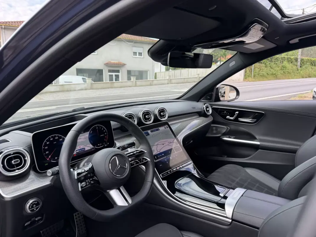 Mercedes-Benz C 300e 2024 - 51500 EUR, 26210 km - AUTO.MOTO.pt - 26210km - foto 6 de 22