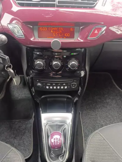 Citroën DS3 2010 - 8850 EUR, 135938 km - AUTO.MOTO.pt - 135938km - foto 8 de 12