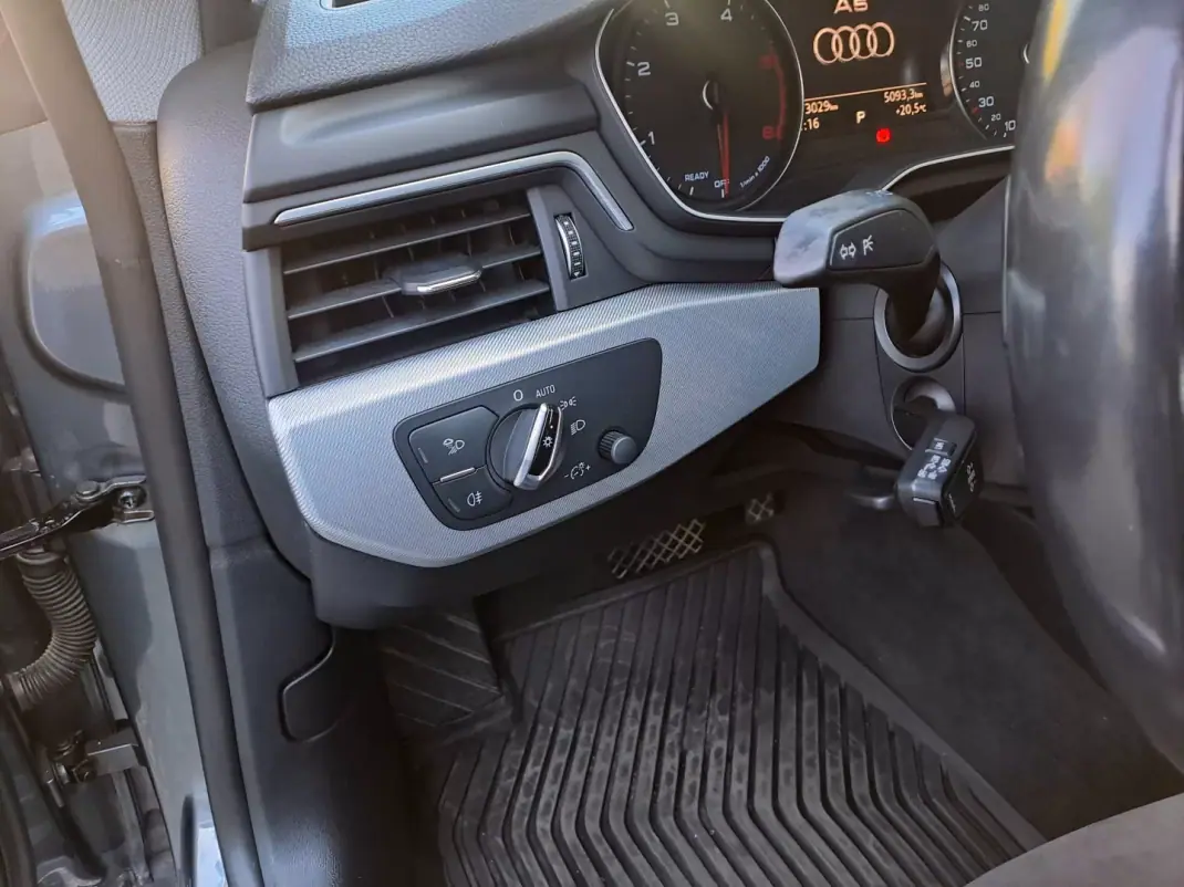 Audi A5 Sportback 2018 - 19750 EUR, 210000 km - AUTO.MOTO.pt - 210000km - foto 25 de 32