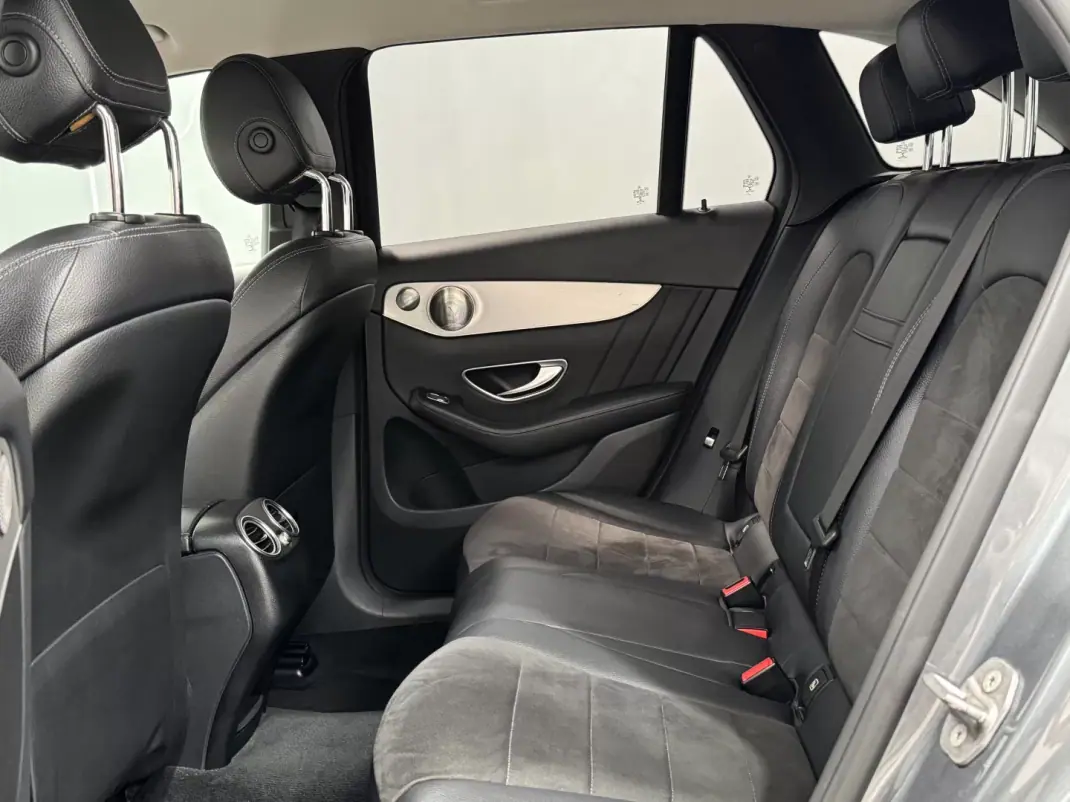 Mercedes-Benz GLC 220 2016 - 27890 EUR, 213000 km - AUTO.MOTO.pt - 213000km - foto 22 de 30