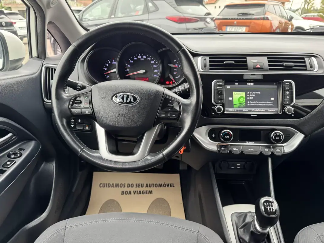 Kia Rio 2016 - 9500 EUR, 113000 km - AUTO.MOTO.pt - 113000km - foto 9 de 40