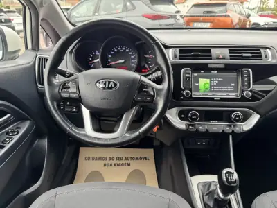 Kia Rio 2016 - 9500 EUR, 113000 km - AUTO.MOTO.pt - 113000km - foto 9 de 40