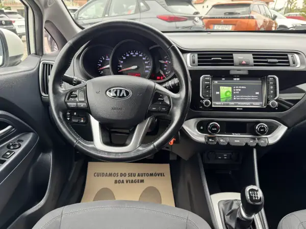 Kia Rio 2016 - 9500 EUR, 113000 km - AUTO.MOTO.pt - 113000km - foto 9 de 40