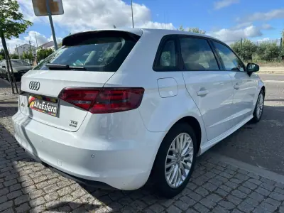 Audi A3 Sportback 2015 - 15900 EUR, 151923 km - AUTO.MOTO.pt - 151923km - foto 6 de 30