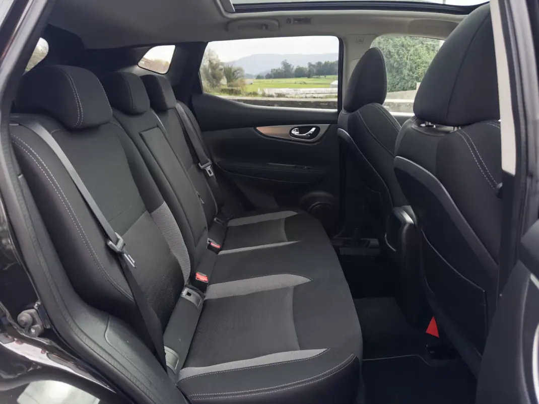 Nissan Qashqai 2018 - 17990 EUR, 156000 km - AUTO.MOTO.pt - 156000km - foto 33 de 36