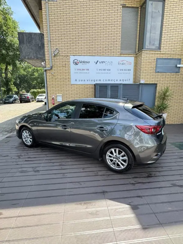 Mazda 3 2017 - 9750 EUR, 193000 km - AUTO.MOTO.pt - 193000km - foto 5 de 12