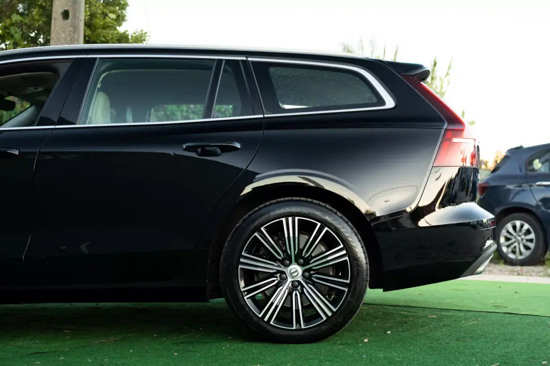 Volvo V60 2021 - 25450 EUR, 133000 km - 133000km - foto 30 de 36
