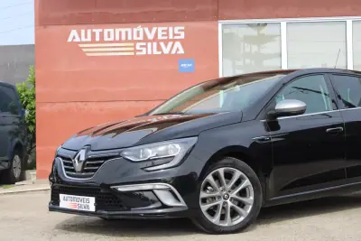 Renault Mégane 2021 - 16490 EUR, 165000 km - AUTO.MOTO.pt - 165000km - foto 3 de 30