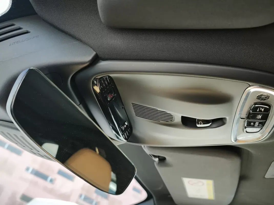 Volvo V60 2019 - 22900 EUR, 182000 km - 182000km - foto 18 de 25