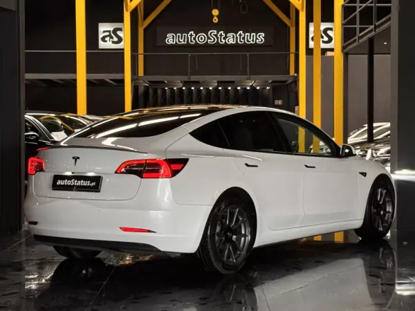 Tesla Model 3 2021 - 28990 EUR, 36500 km - AUTO.MOTO.pt - 36500km - foto 8 de 22
