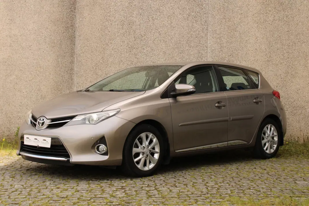 Toyota Auris 2012 - 11500 EUR, 179433 km - AUTO.MOTO.pt - 179433km - foto 4 de 34