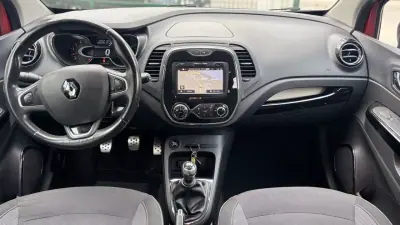 Renault Captur 2016 - 12490 EUR, 138000 km - AUTO.MOTO.pt - 138000km - foto 8 de 14