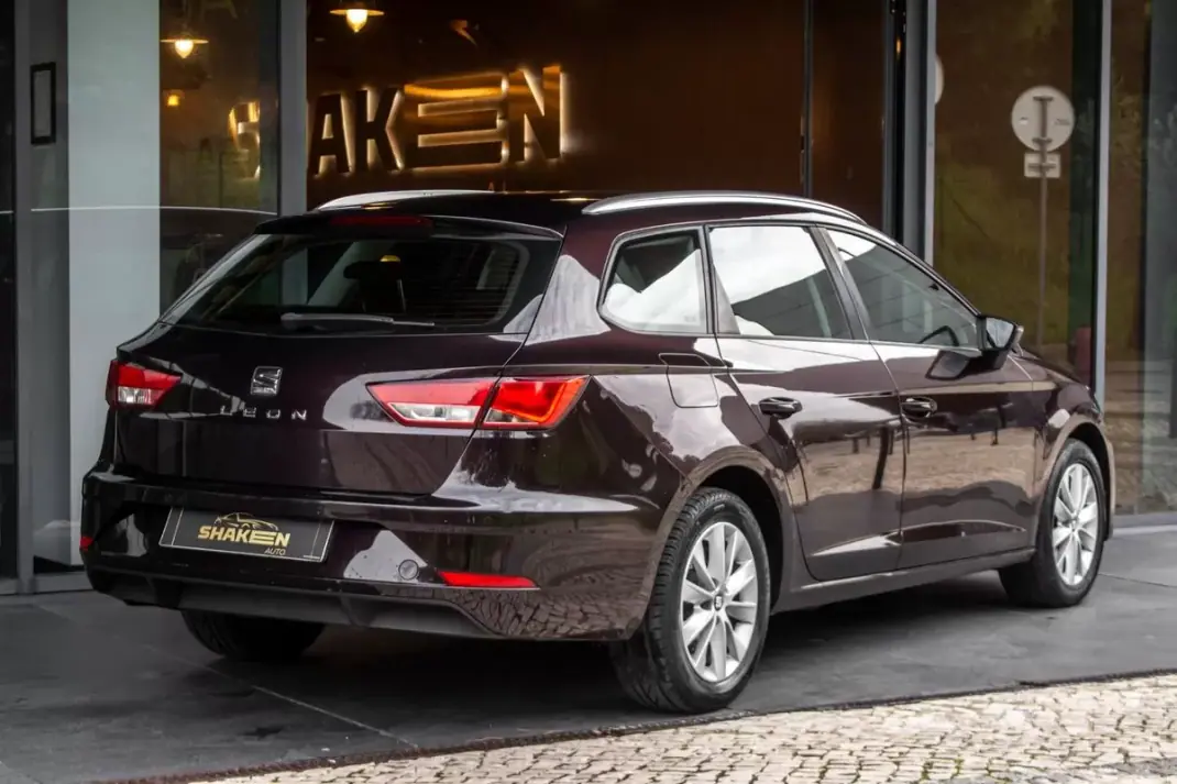 SEAT Leon ST 2019 - 7750 EUR, 352055 km - AUTO.MOTO.pt - 352055km - foto 6 de 43